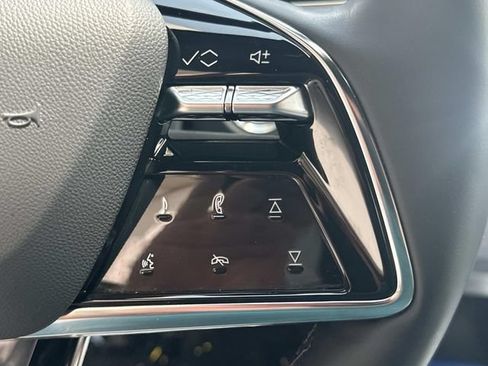 Used 2025 Cadillac Lyriq Sport AWD/4WD image 22