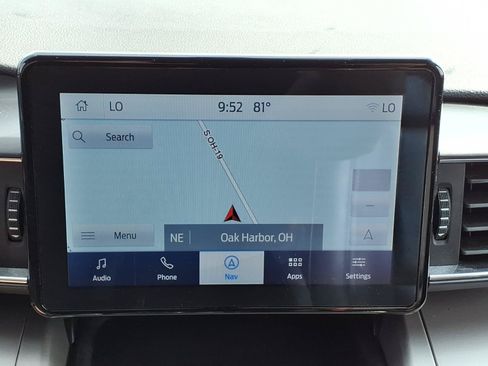 Used 2023 Ford Explorer XLT w/ Equipment Group 202A AWD/4WD image 13