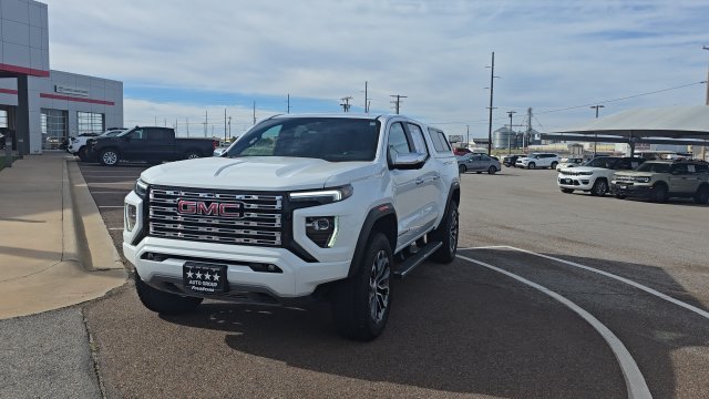 Used 2024 GMC Canyon Denali AWD/4WD image 3