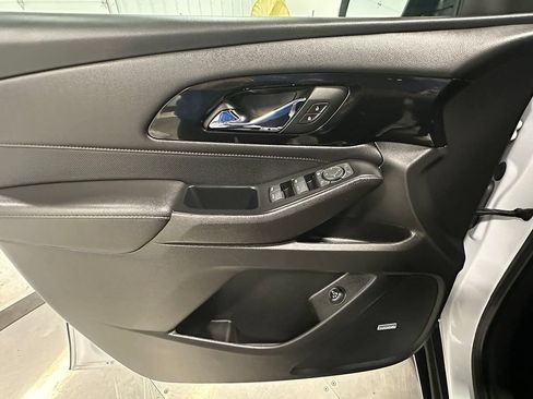 Used 2023 Chevrolet Traverse RS AWD/4WD image 22