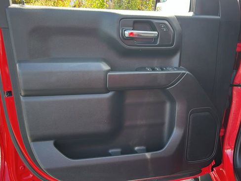 Used 2023 Chevrolet Silverado 1500 Custom image 11