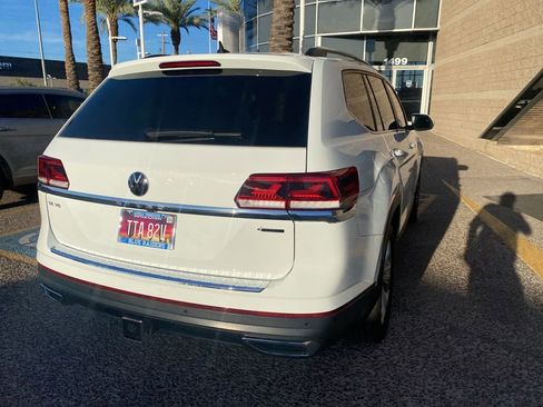 Used 2023 Volkswagen Atlas SE w/ Panoramic Sunroof Package image 7