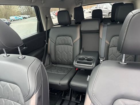 New 2026 Nissan Pathfinder Platinum FWD image 28