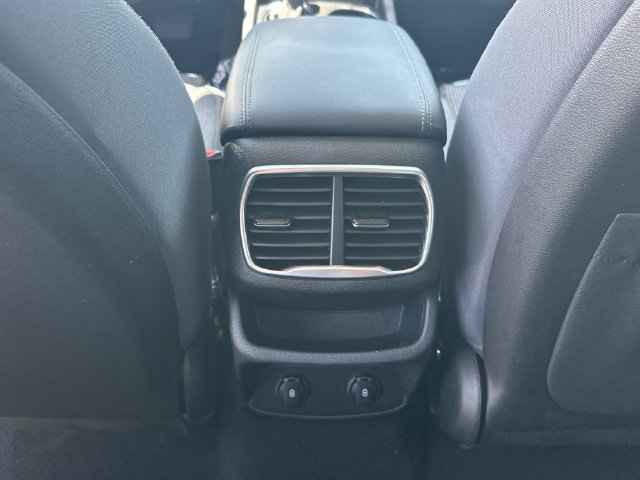Used 2019 Hyundai Santa Fe SEL FWD image 18