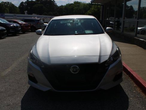 Used 2020 Nissan Altima 2.5 S FWD image 2