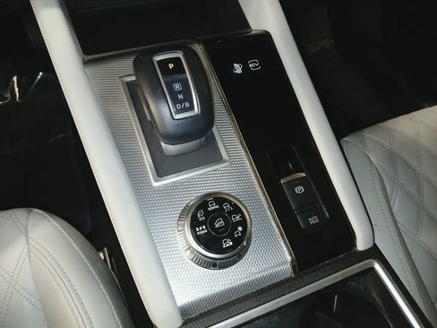 Used 2023 Mitsubishi Outlander SEL 40th Anniversary AWD/4WD image 19