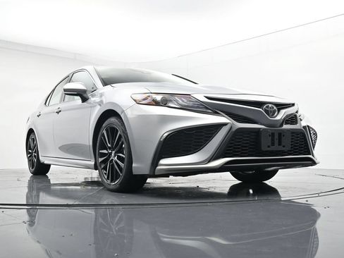 Used 2024 Toyota Camry XSE FWD image 32