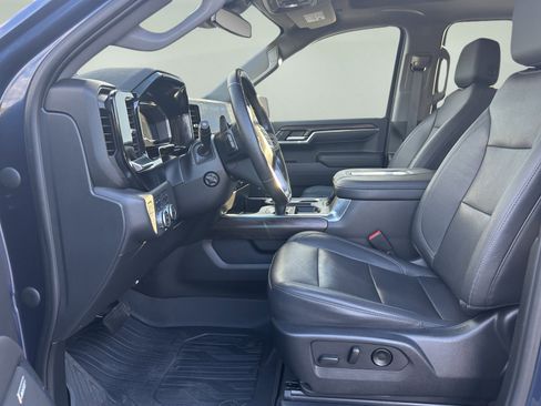 Used 2022 GMC Sierra 1500 SLT w/ SLT Premium Plus Package image 9