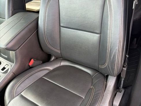 Used 2019 Chevrolet Traverse LT FWD image 16