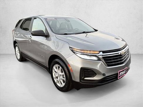 Used 2024 Chevrolet Equinox LS image 3