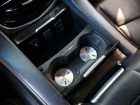 Used 2017 Cadillac Escalade ESV Platinum image 44