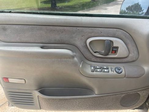 Used 1999 Chevrolet Tahoe 4WD w/ Skid Plate Pkg image 14