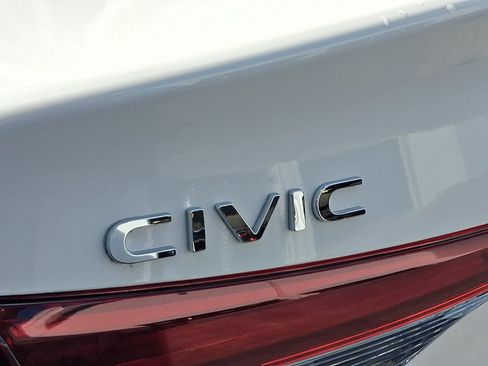 Used 2025 Honda Civic Sport image 23