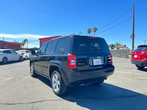 Used 2014 Jeep Patriot Latitude w/ Sun/Sound Group AWD/4WD image 5