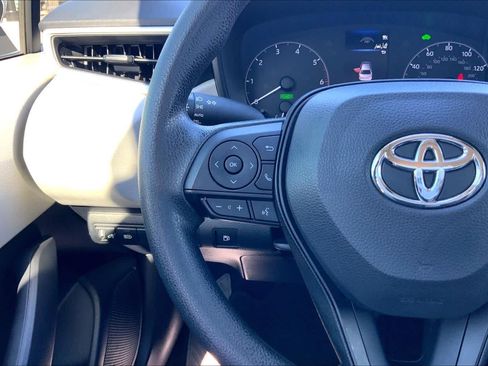 Used 2025 Toyota Corolla LE image 23