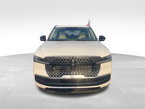 New 2027 Lincoln Navigator Reserve AWD/4WD image 8