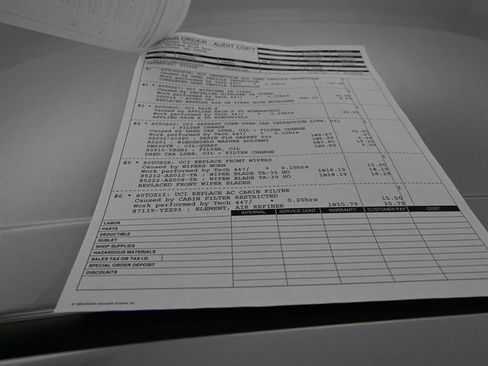 Used 2024 Toyota Camry SE image 4