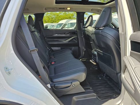 Used 2024 INFINITI QX60 Pure AWD/4WD image 16