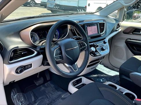 Used 2024 Chrysler Voyager LX FWD image 19