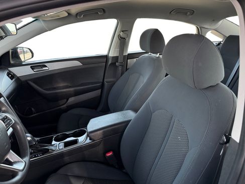 Used 2019 Hyundai Sonata SE w/ Cargo Package FWD image 10