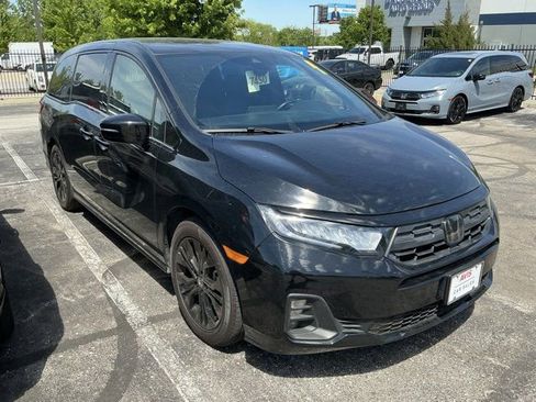 Used 2025 Honda Odyssey Sport-L image 4