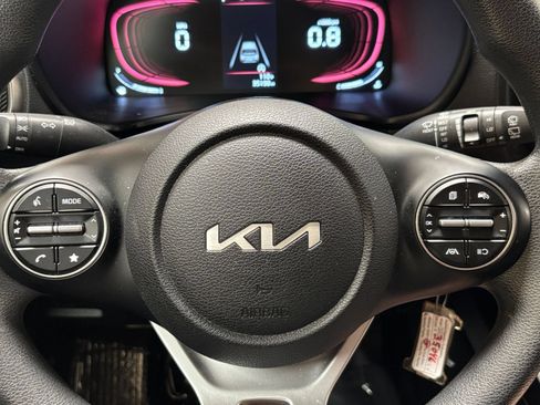 Used 2025 Kia Soul LX w/ LX Technology Package FWD image 21