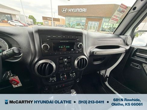 Used 2018 Jeep Wrangler Unlimited Sport S AWD/4WD image 7