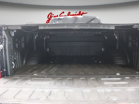 Used 2017 Ford F250 Platinum w/ Platinum Ultimate Package AWD/4WD image 40