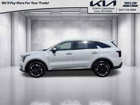 Used 2025 Kia Sorento S FWD image 16
