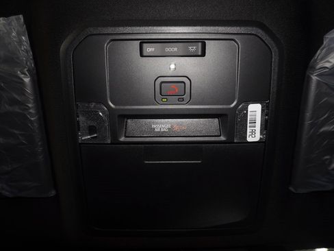 New 2025 Toyota Tacoma TRD Off-Road image 17