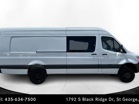 Used 2025 Mercedes-Benz Sprinter 3500 image 6