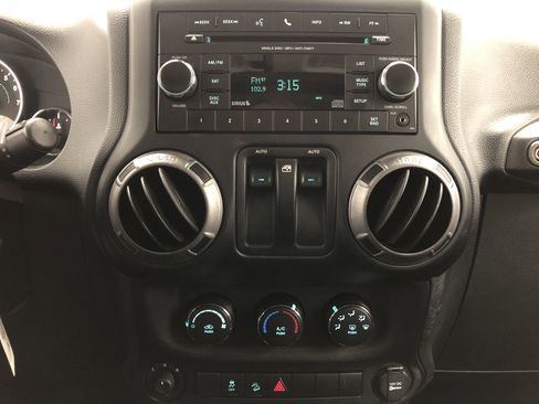 Used 2013 Jeep Wrangler Sport image 18