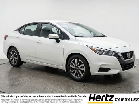 Used 2025 Nissan Versa SV image 1