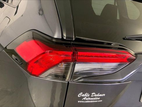 Used 2025 Toyota RAV4 LE AWD/4WD image 29