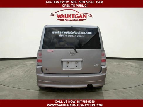 Used 2006 Scion xB FWD image 6