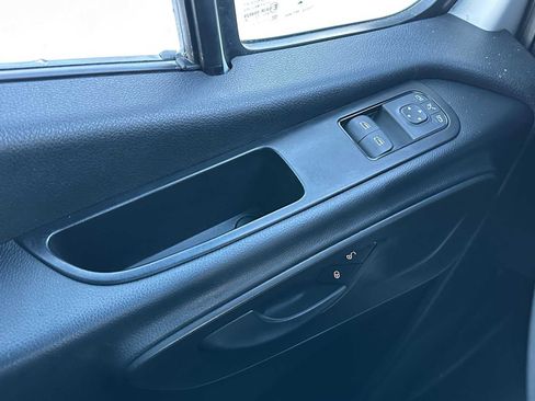 Used 2023 Mercedes-Benz Sprinter 2500 image 33