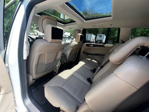 Used 2017 Mercedes-Benz GLS 550 4MATIC image 10