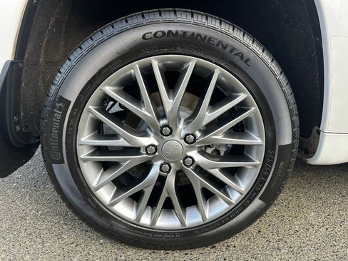 Used 2018 Jeep Grand Cherokee Summit w/ Platinum Series Group image 9