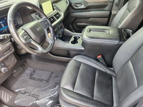 Used 2022 Chevrolet Tahoe Z71 w/ Luxury Package AWD/4WD image 4