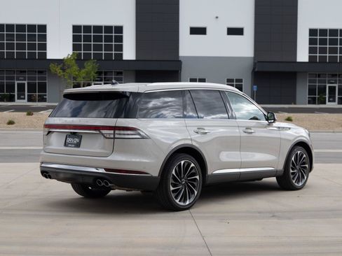 Used 2021 Lincoln Aviator Reserve w/ Equipment Group 202A AWD/4WD image 8