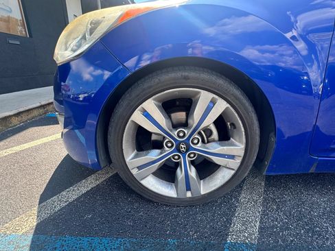 Used 2012 Hyundai Veloster w/ Style Pkg FWD image 11