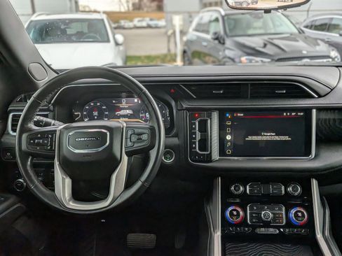 Used 2022 GMC Yukon Denali w/ Denali Premium Package image 31