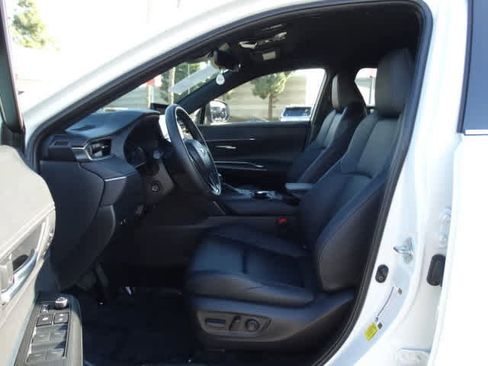 Certified 2024 Toyota Venza XLE image 14