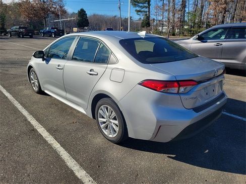 Used 2023 Toyota Corolla LE image 5