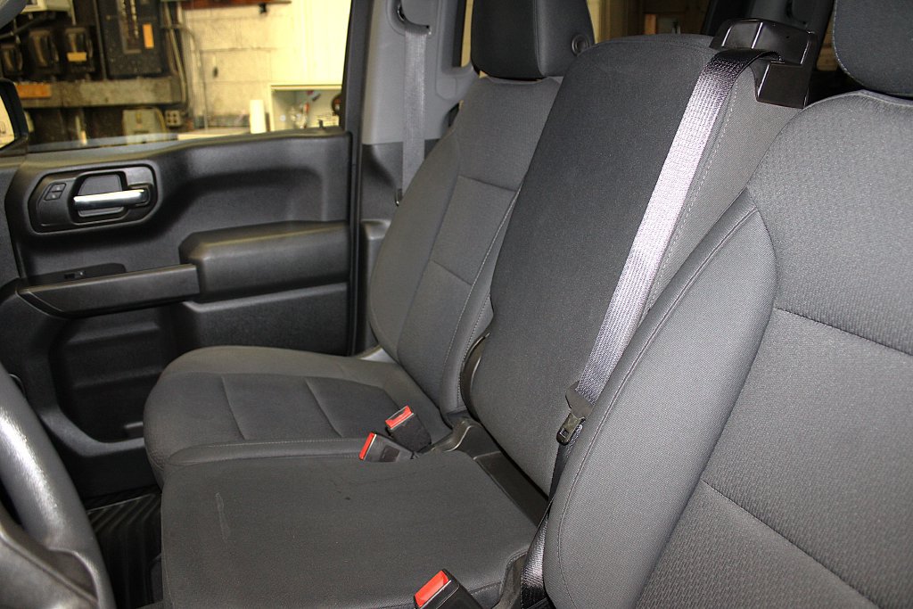 Used 2020 Chevrolet Silverado 1500 Custom w/ Custom Value Package AWD/4WD image 23