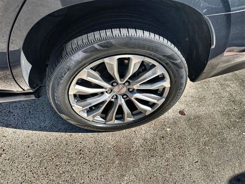 Used 2021 GMC Yukon Denali w/ Denali Ultimate Package image 12