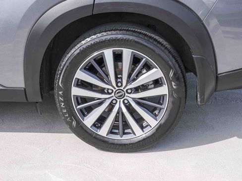 Used 2022 Nissan Pathfinder Platinum w/ Lighting Package (N92) FWD image 9