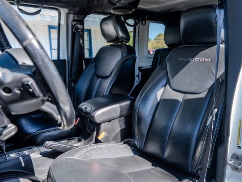 Used 2013 Jeep Wrangler Unlimited Rubicon w/ Connectivity Group image 25