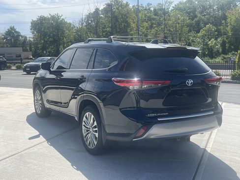 Used 2022 Toyota Highlander Platinum AWD/4WD image 4