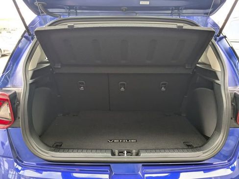 Used 2025 Hyundai Venue Limited image 31
